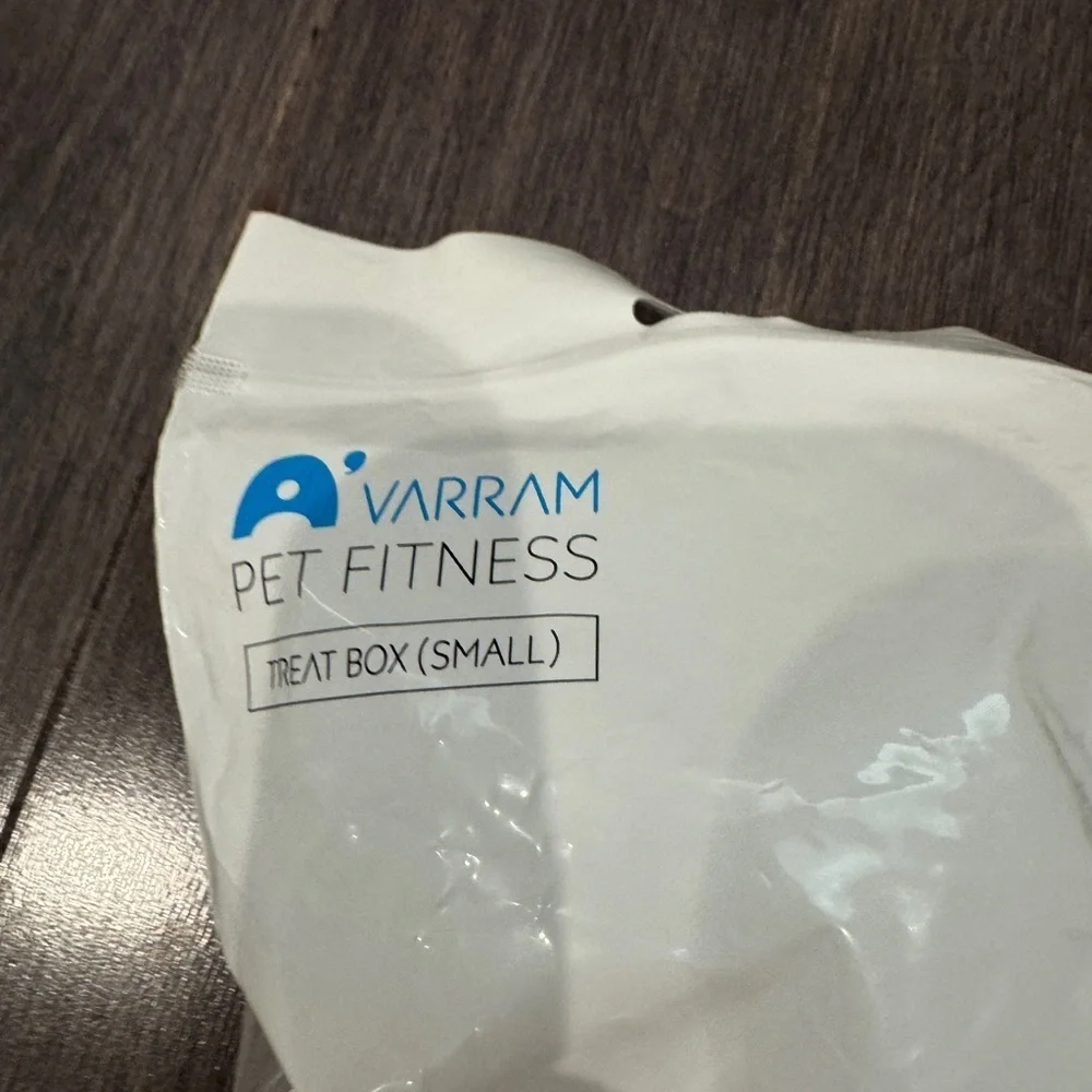 NWT Varram Pet Fitness Dog Toy - White Small Treat Box